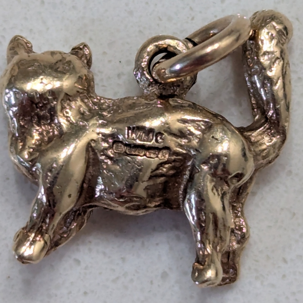 Solid Gold Cat Pendant - Picture 5 of 6